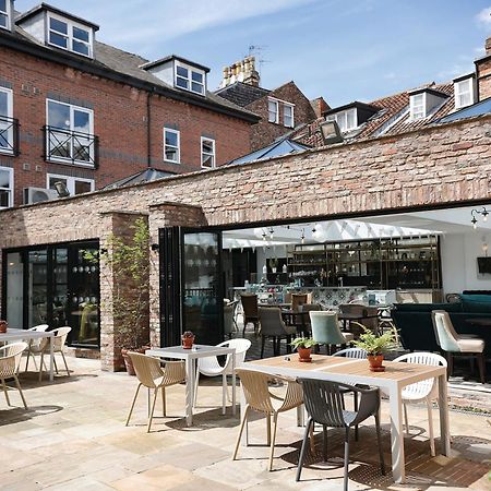 Doubletree By Hilton York Hotel Bagian luar foto