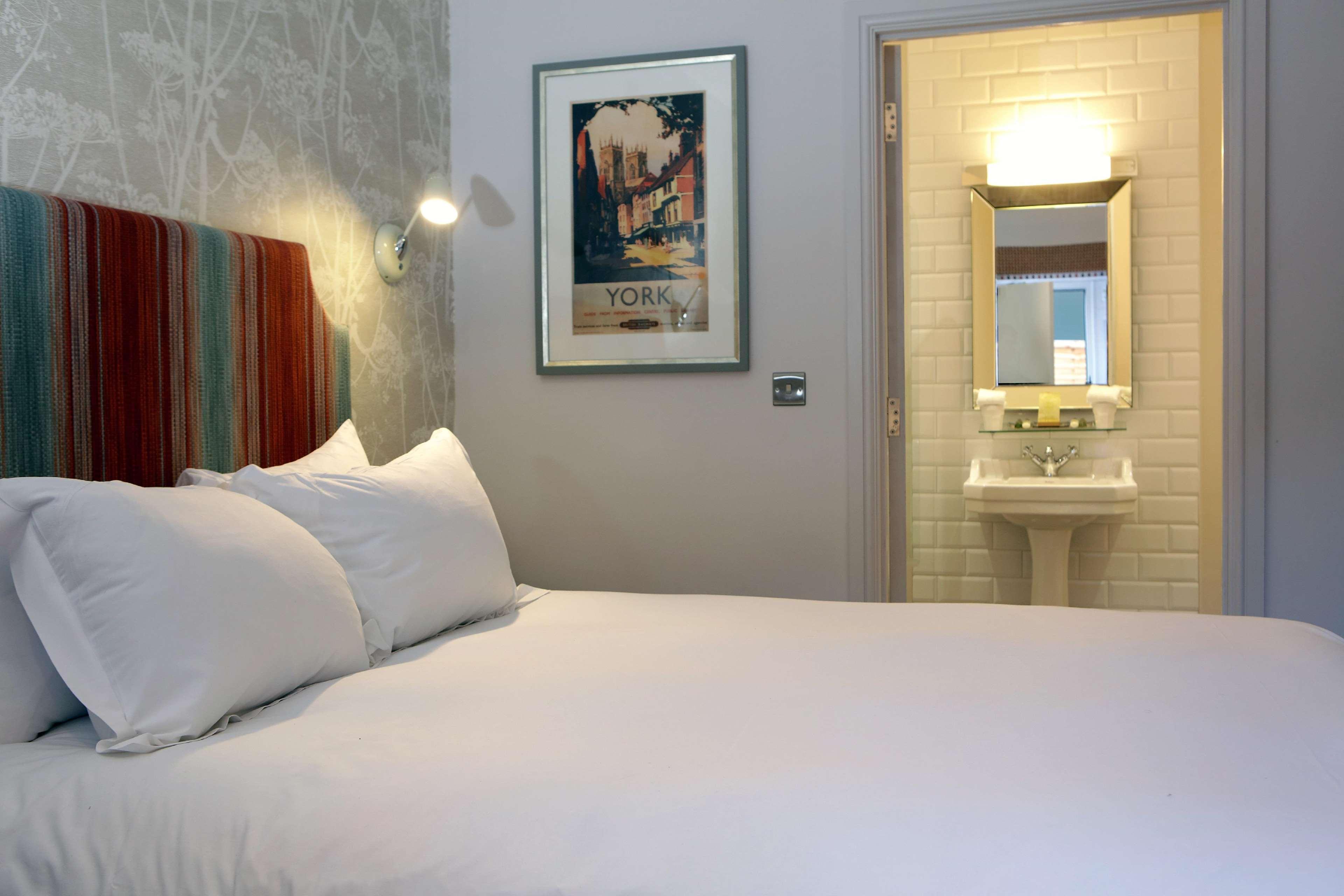 Doubletree By Hilton York Hotel Bagian luar foto