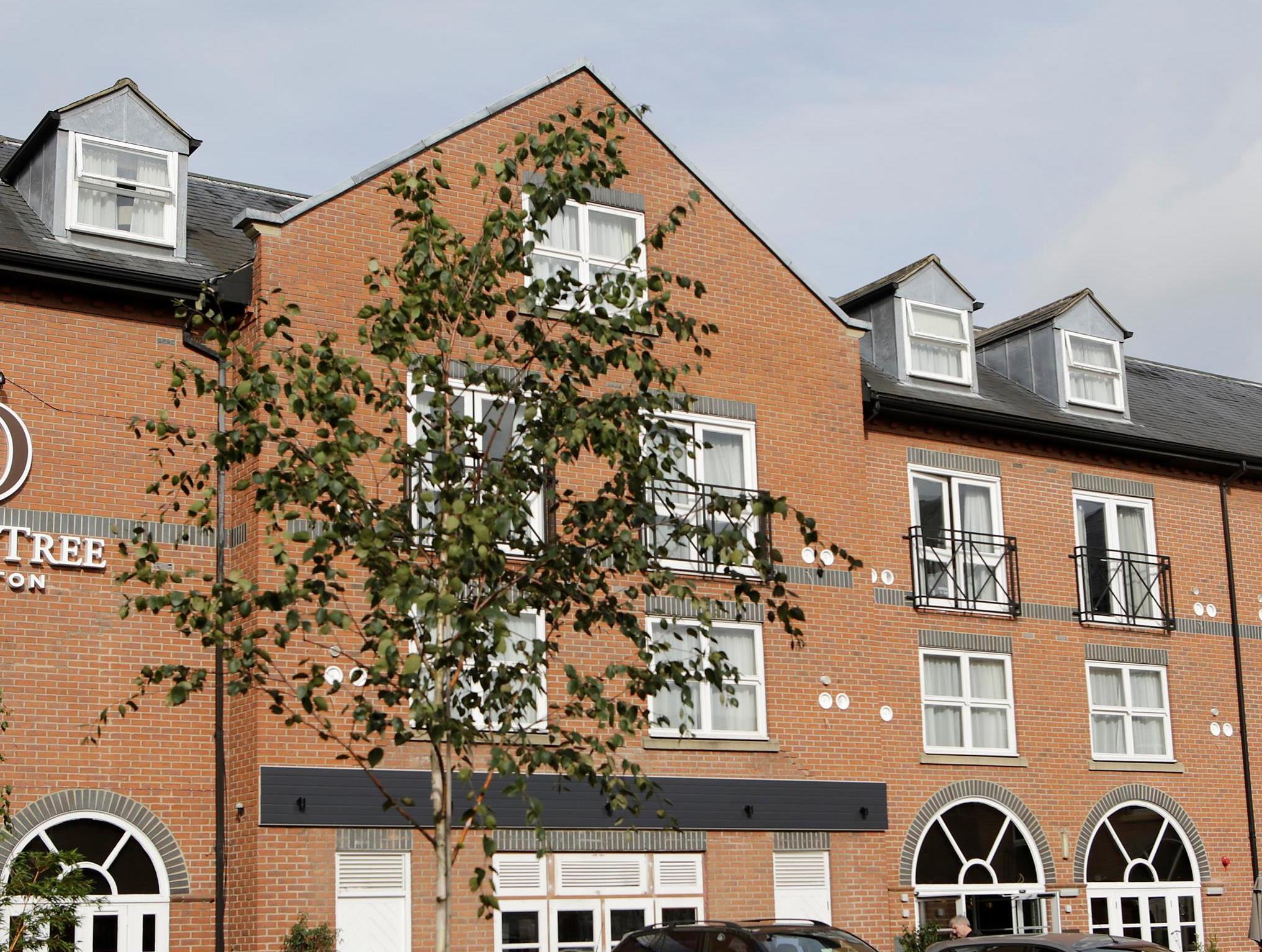 Doubletree By Hilton York Hotel Bagian luar foto