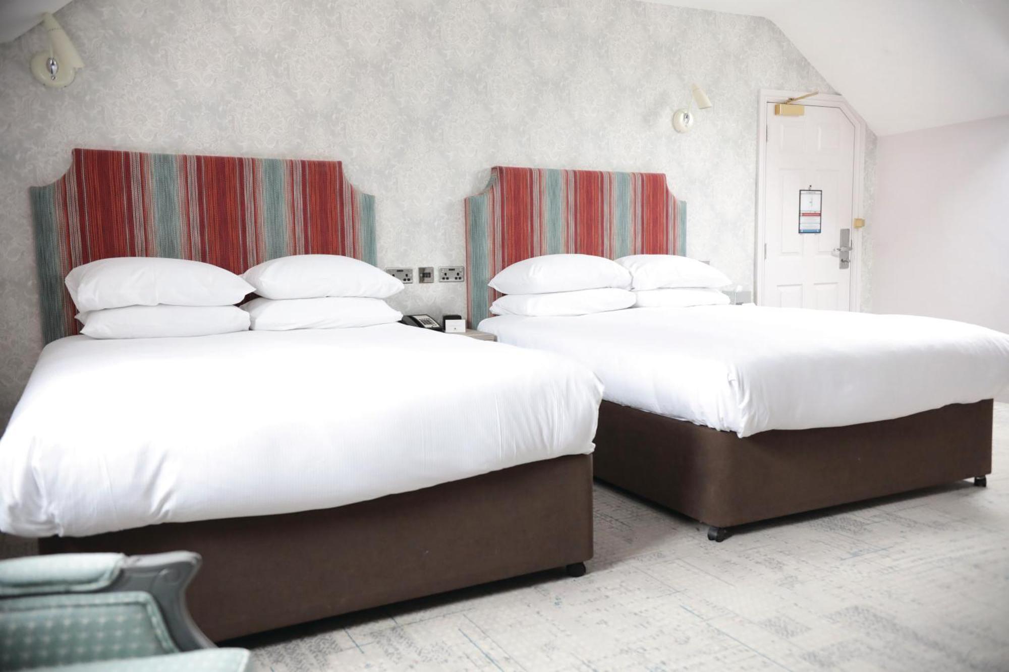 Doubletree By Hilton York Hotel Bagian luar foto