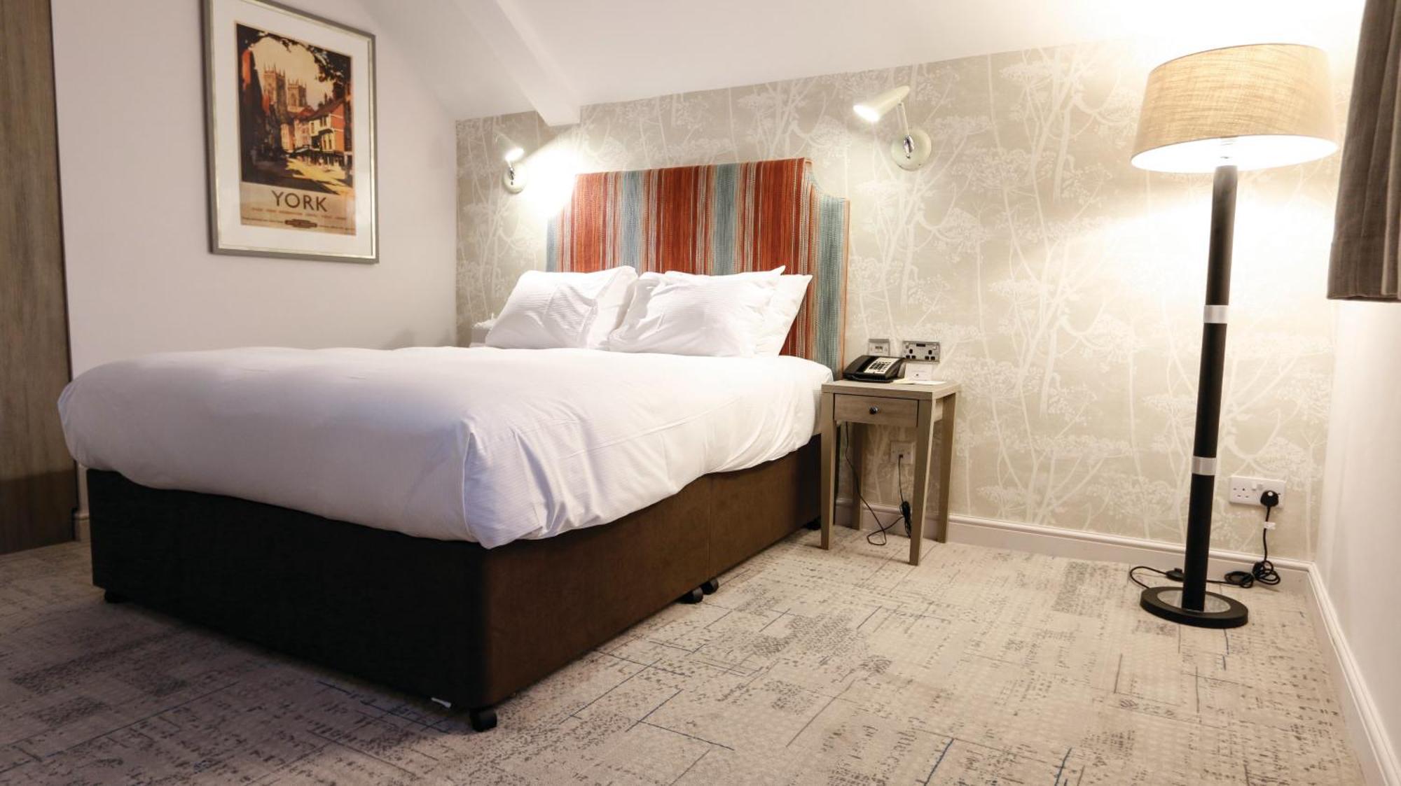 Doubletree By Hilton York Hotel Bagian luar foto