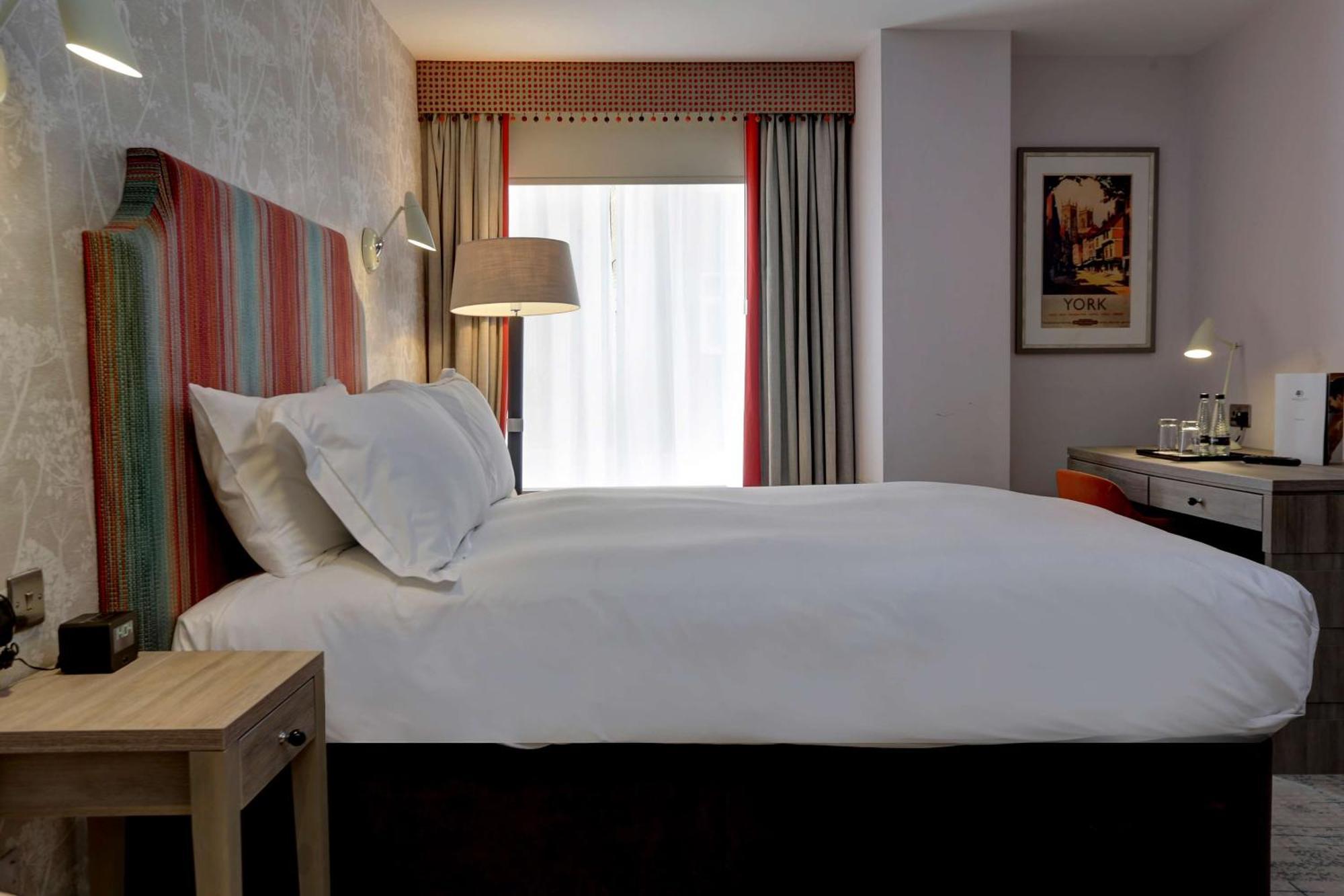Doubletree By Hilton York Hotel Bagian luar foto